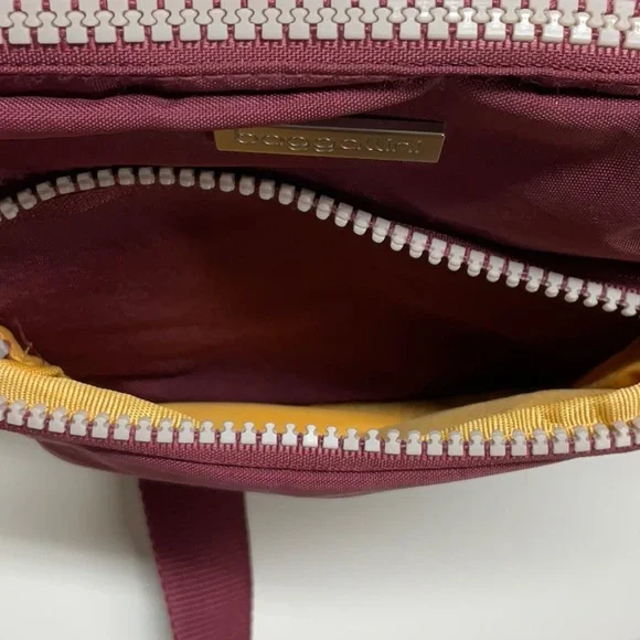 Baggallini Crossbody Maroon - Picture 4 of 10